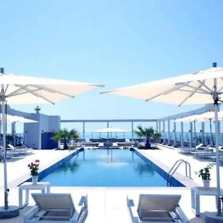 Beach Dream - A Luxury 1 Bedroom Apartment With Direct Beach Access Рас ал Хайм Екстериор снимка