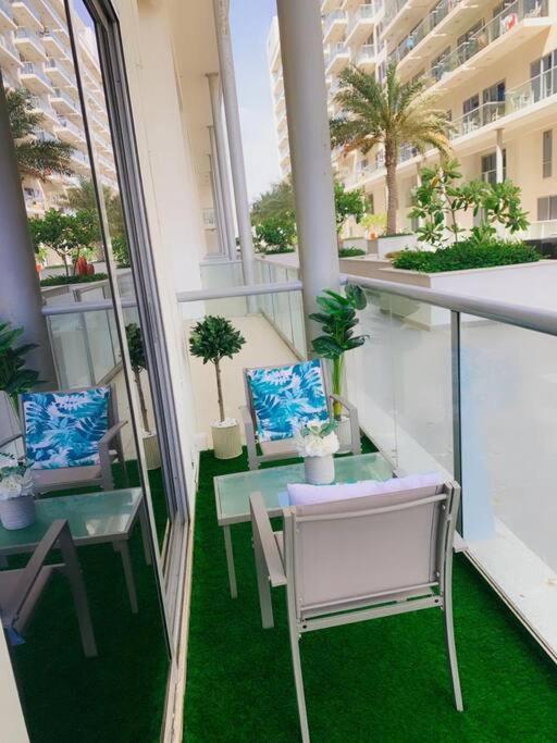Beach Dream - A Luxury 1 Bedroom Apartment With Direct Beach Access Рас ал Хайм Екстериор снимка