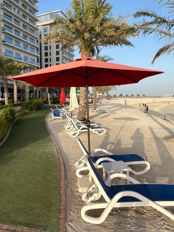 Beach Dream - A Luxury 1 Bedroom Apartment With Direct Beach Access Рас ал Хайм Екстериор снимка