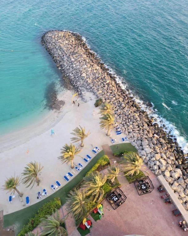 Beach Dream - A Luxury 1 Bedroom Apartment With Direct Beach Access Рас ал Хайм Екстериор снимка